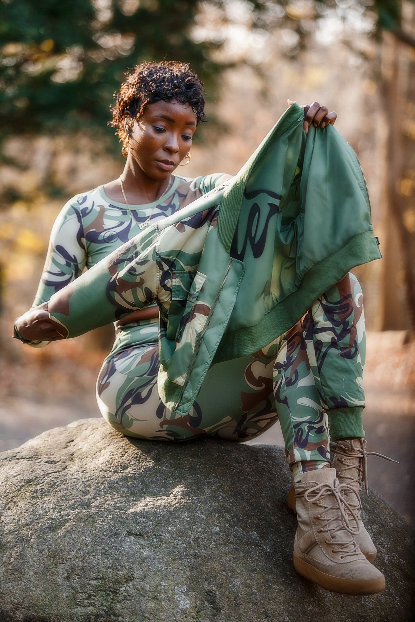 TRADITIONAL CAMO CROPPED BOMBER