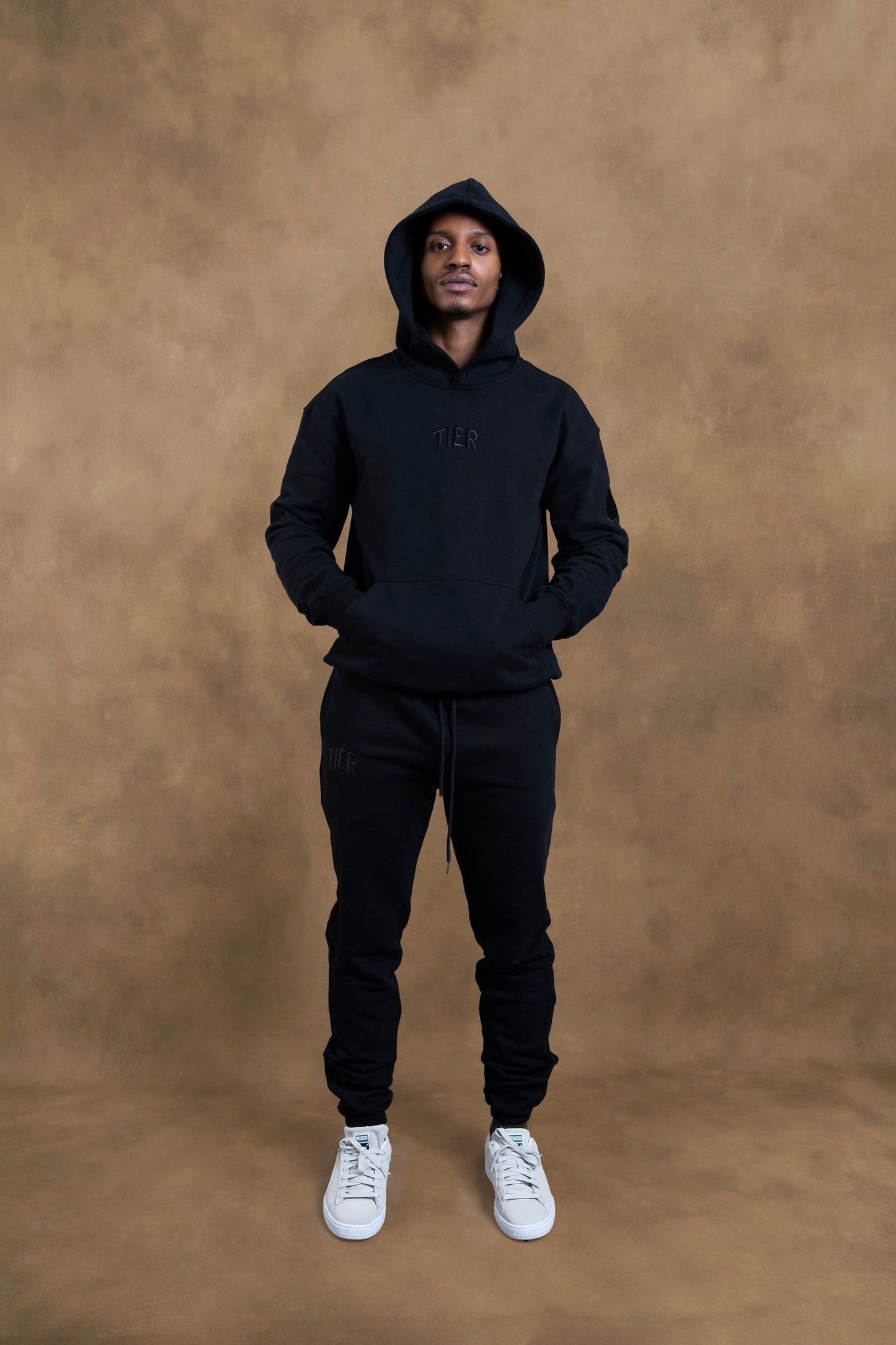 BLACK TIÉR SWEATPANTS