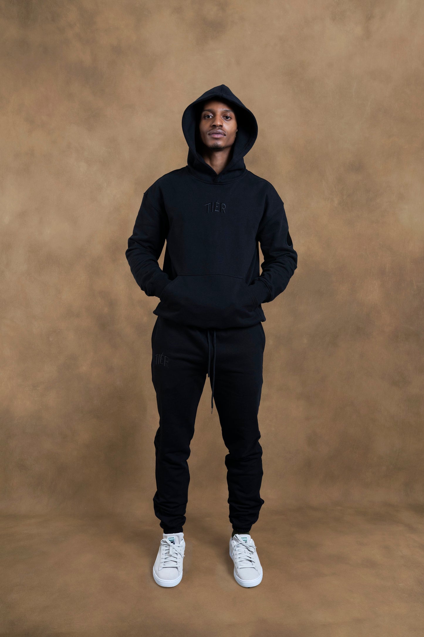 BLACK TIÉR HOODIE