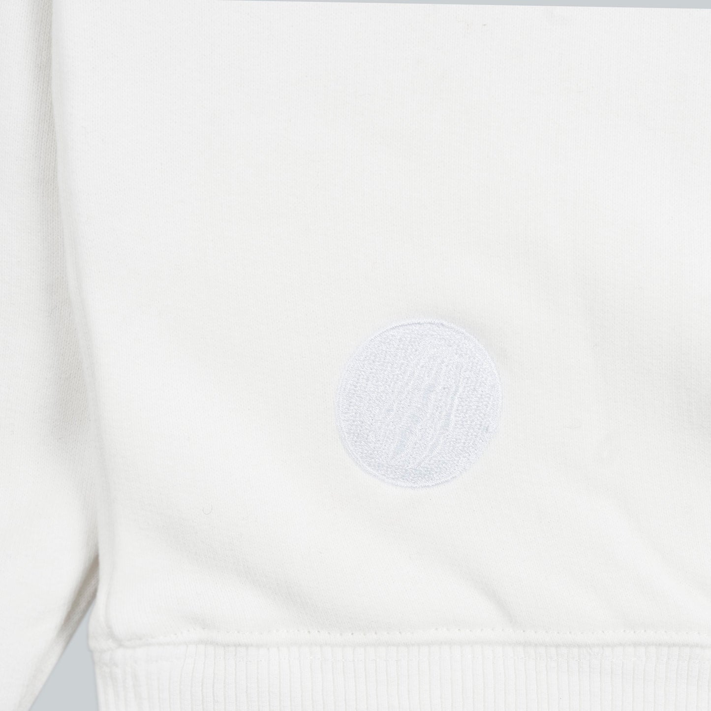 WHITE RIP LOGO CREWNECK
