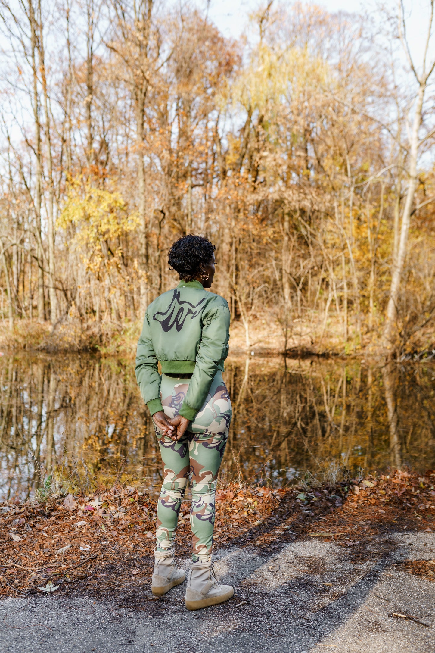 TRADITIONAL CAMO CROPPED BOMBER