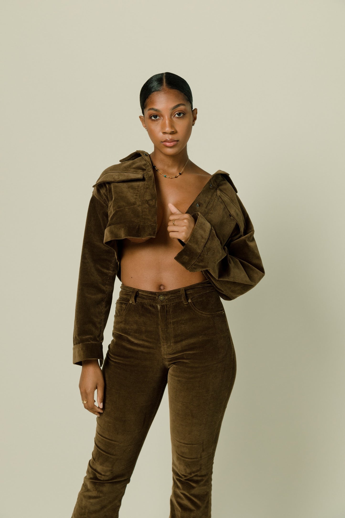 OLIVE TIÉR CROPPED CORDUROY JACKET