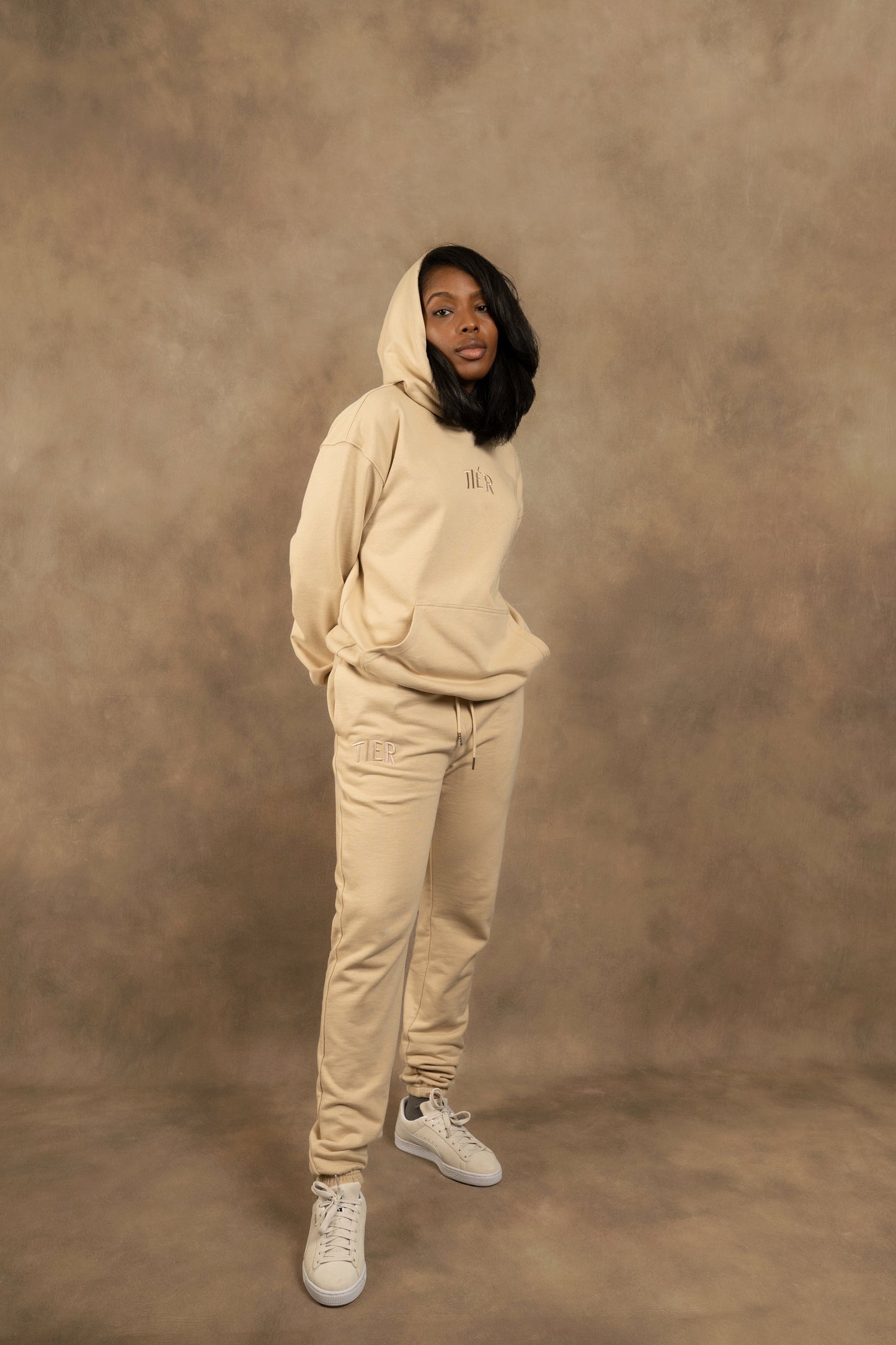 BEIGE TIÉR SWEATPANTS